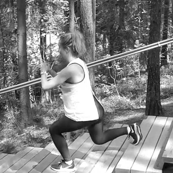 Askelkyykkykävely takaperin portaissa - Portaat - Saliohjelma - Treeniliike - Liikepankki - Saliohjelma - Kuntosaliohjelma