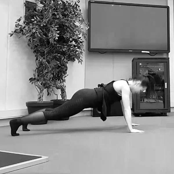 Etunojapunnerrus - Kahvakuula - Paritreeni - Kahvakuula - Treeniliike - Liikepankki - Saliohjelma - Kuntosaliohjelma