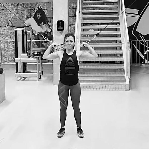 Hauiskääntö ristikkäistaljassa - Treeniliike - Liikepankki - Saliohjelma - Kuntosaliohjelma