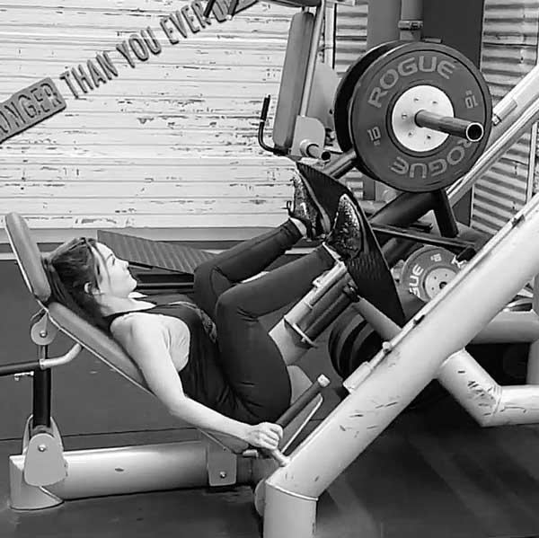 Jalkaprässi - Leveä - Treeniliike - Liikepankki - Saliohjelma - Kuntosaliohjelma