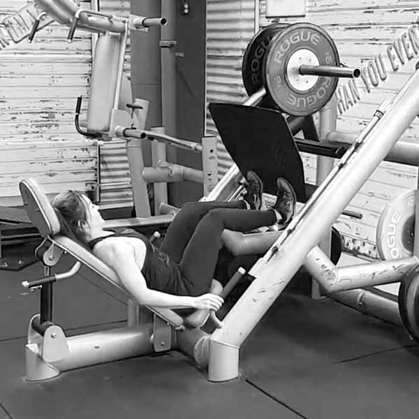 Jalkaprässi päkiöillä - Kapea - Treeniliike - Liikepankki - Saliohjelma - Kuntosaliohjelma