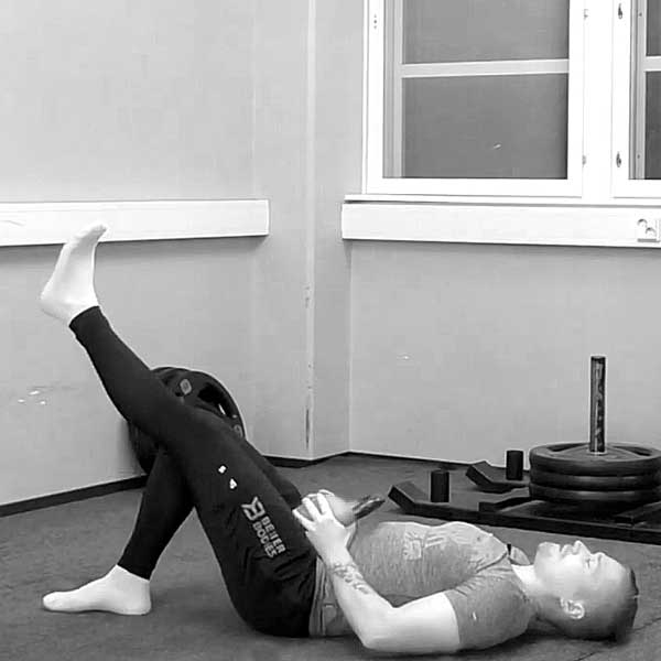 Lantionnosto yhdellä jalalla - Kahvakuula - Paritreeni - Portaat - Saliohjelma - Treeniliike - Liikepankki - Saliohjelma - Kuntosaliohjelma