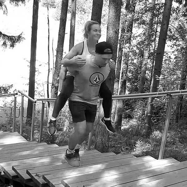 Porraskävely pari reppuselässä - Portaat - Saliohjelma - Treeniliike - Liikepankki - Saliohjelma - Kuntosaliohjelma