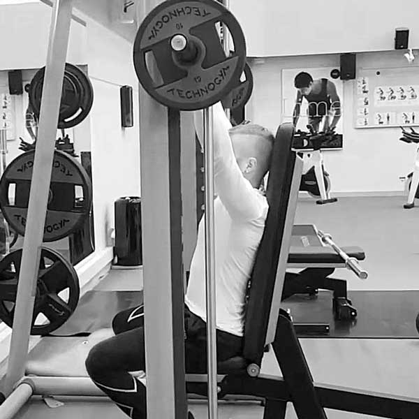 Pystypunnerrus edessä - Istumaannousu - Paritreeni - Saliohjelma - Treeniliike - Liikepankki - Saliohjelma - Kuntosaliohjelma