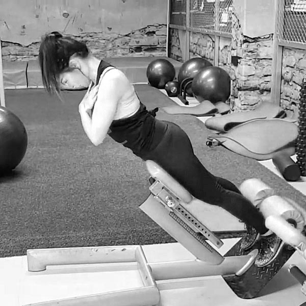 Supistettu selänojennus - Saliohjelma - Treeniliike - Liikepankki - Saliohjelma - Kuntosaliohjelma