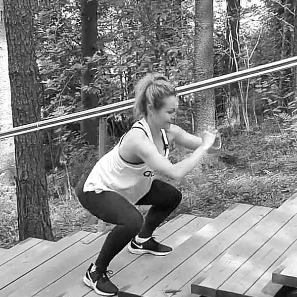 Syväkyykkyhyppy portaissa - Portaat - Saliohjelma - Treeniliike - Liikepankki - Saliohjelma - Kuntosaliohjelma