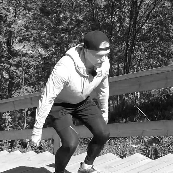 Tasajalkahyppy portaissa - Saliohjelma - Treeniliike - Liikepankki - Saliohjelma - Kuntosaliohjelma