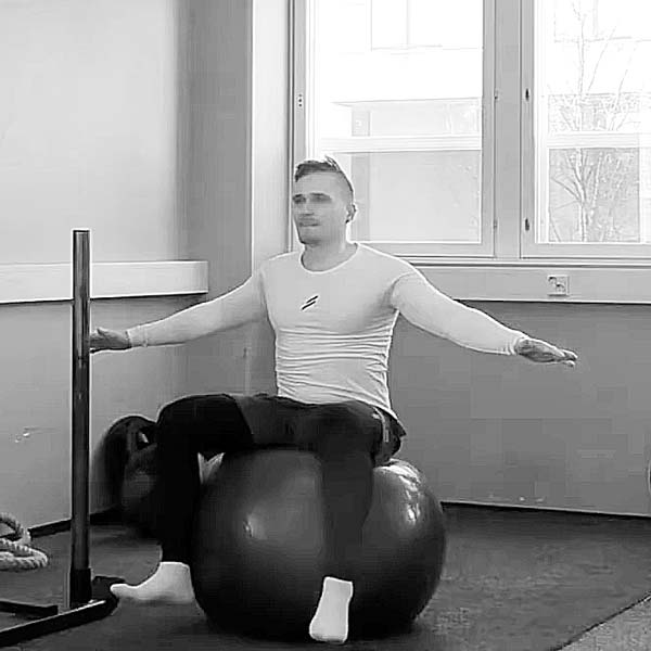 Tasapainoilu kuntopallolla - Tasot 1, 2 ja 3 - Saliohjelma - Treeniliike - Liikepankki - Saliohjelma - Kuntosaliohjelma