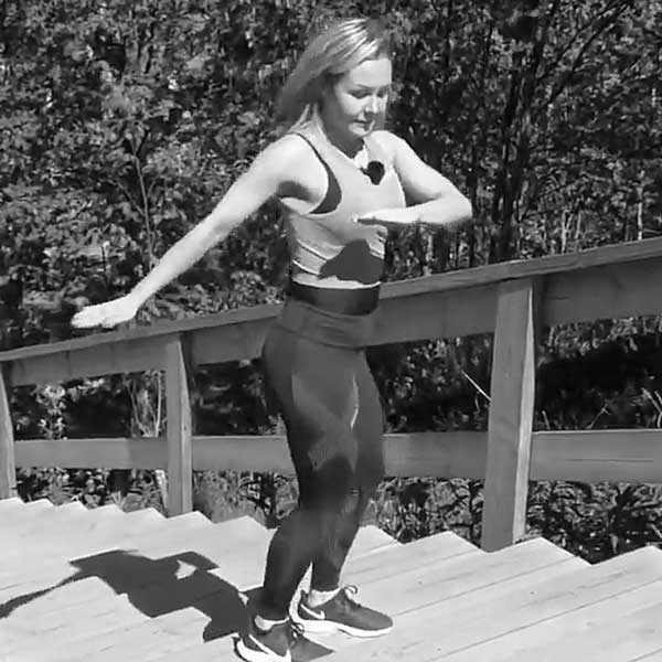 Twistihyppy portaissa - Portaat - Saliohjelma - Treeniliike - Liikepankki - Saliohjelma - Kuntosaliohjelma