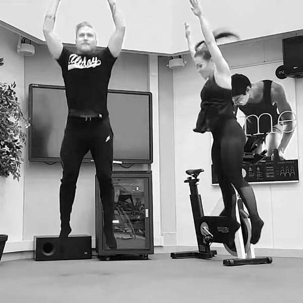 Kehonpainotreeni - HIIT-treeni - Saliohjelma - Salitreeni - Treeniohjelmat - Treeniohjelma - Liikunta - Liikuntaa meille kaikille