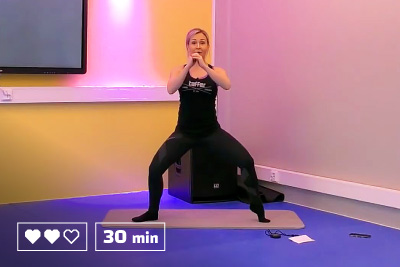 Kuntopiiri - Reisi, vatsa, pakarat - RVP - 30 minuuttia - Kehonpainotreeni - Kotitreeni - Kotitreenaus - Treenaa kotona - Ryhmäliikuntatunti - Liikunta - Liikuntaa meille kaikille